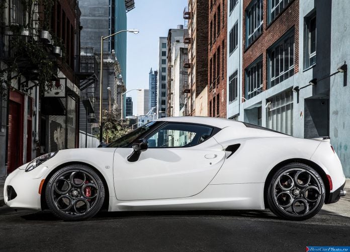 2015 Alfa Romeo 4C Coupe US-Version - фотография 44 из 94 2015 Alfa Romeo 4C Coupe US-Version - фотография 44 из 94