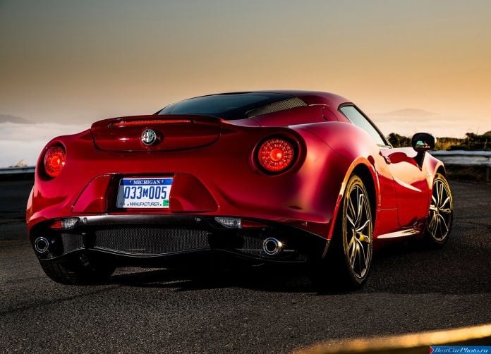 2015 Alfa Romeo 4C Coupe US-Version - фотография 62 из 94 2015 Alfa Romeo 4C Coupe US-Version - фотография 62 из 94