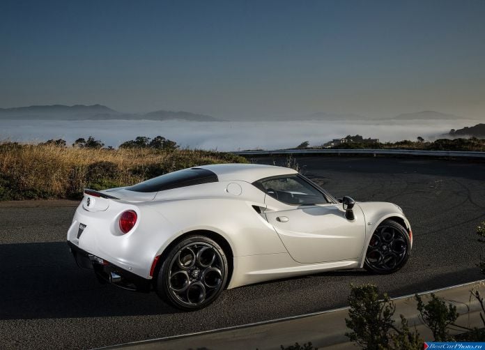 2015 Alfa Romeo 4C Coupe US-Version - фотография 69 из 94 2015 Alfa Romeo 4C Coupe US-Version - фотография 69 из 94