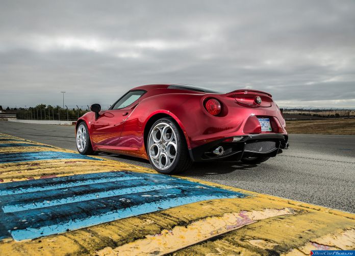 2015 Alfa Romeo 4C Coupe US-Version - фотография 70 из 94 2015 Alfa Romeo 4C Coupe US-Version - фотография 70 из 94