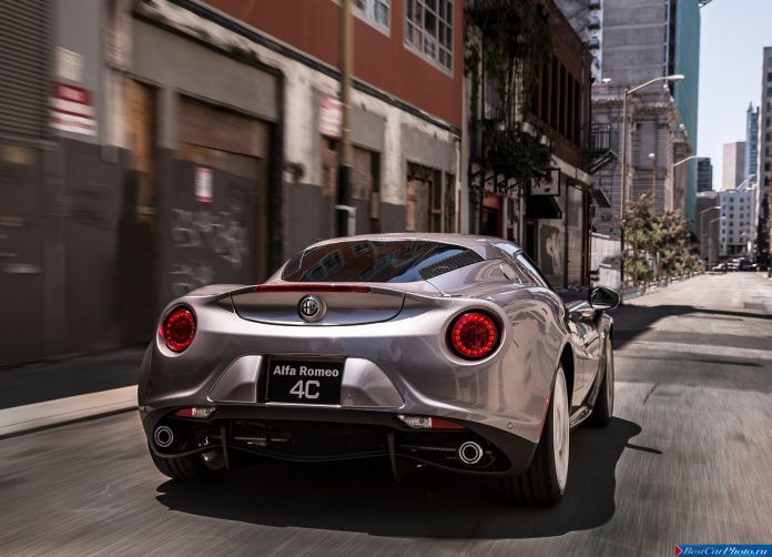 2015 Alfa Romeo 4C Coupe US-Version - фотография 71 из 94