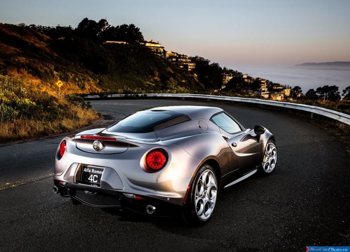 2015 Alfa Romeo 4C Coupe US-Version - фотография 73 из 94 2015 Alfa Romeo 4C Coupe US-Version - фотография 73 из 94