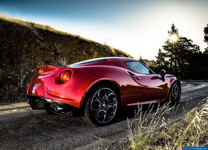 2015 Alfa Romeo 4C Coupe US-Version - фотография 78 из 94 2015 Alfa Romeo 4C Coupe US-Version - фотография 78 из 94