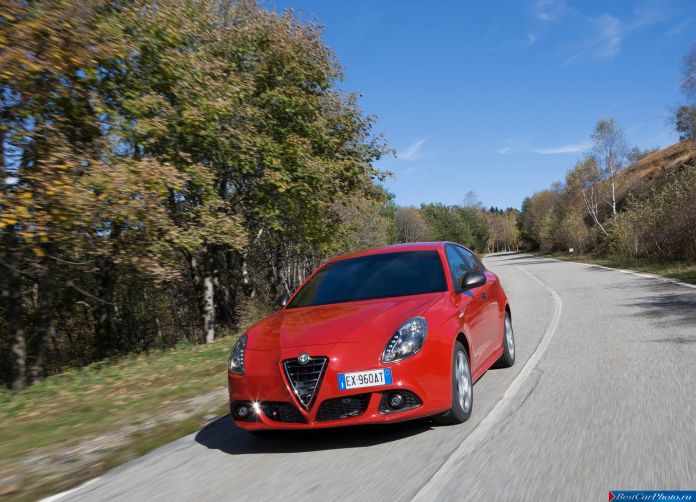 2015 Alfa Romeo Giulietta Sprint - фотография 15 из 76 2015 Alfa Romeo Giulietta Sprint - фотография 15 из 76