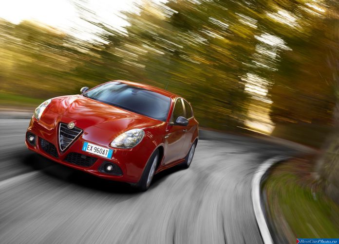2015 Alfa Romeo Giulietta Sprint - фотография 17 из 76 2015 Alfa Romeo Giulietta Sprint - фотография 17 из 76