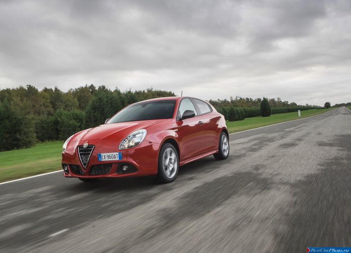 2015 Alfa Romeo Giulietta Sprint - фотография 19 из 76 2015 Alfa Romeo Giulietta Sprint - фотография 19 из 76