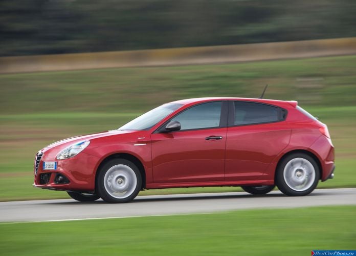 2015 Alfa Romeo Giulietta Sprint - фотография 25 из 76 2015 Alfa Romeo Giulietta Sprint - фотография 25 из 76