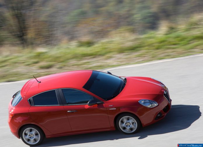 2015 Alfa Romeo Giulietta Sprint - фотография 26 из 76 2015 Alfa Romeo Giulietta Sprint - фотография 26 из 76