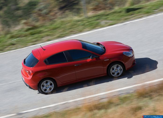 2015 Alfa Romeo Giulietta Sprint - фотография 28 из 76 2015 Alfa Romeo Giulietta Sprint - фотография 28 из 76