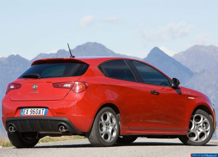 2015 Alfa Romeo Giulietta Sprint - фотография 30 из 76 2015 Alfa Romeo Giulietta Sprint - фотография 30 из 76