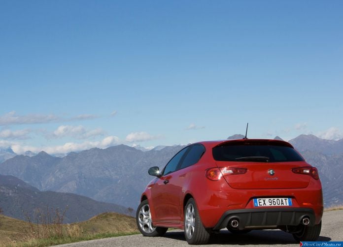 2015 Alfa Romeo Giulietta Sprint - фотография 32 из 76 2015 Alfa Romeo Giulietta Sprint - фотография 32 из 76