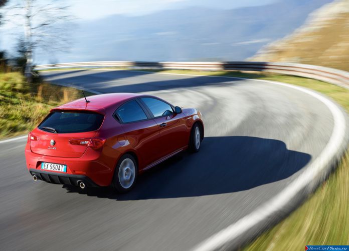 2015 Alfa Romeo Giulietta Sprint - фотография 36 из 76 2015 Alfa Romeo Giulietta Sprint - фотография 36 из 76