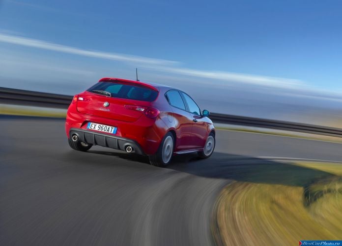 2015 Alfa Romeo Giulietta Sprint - фотография 37 из 76