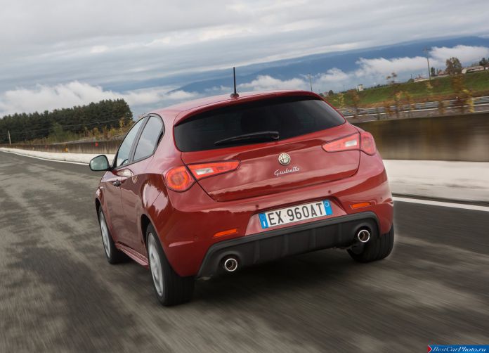2015 Alfa Romeo Giulietta Sprint - фотография 40 из 76