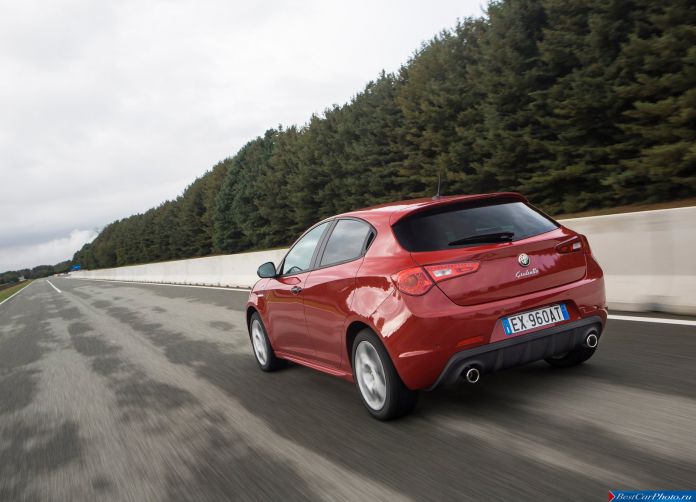 2015 Alfa Romeo Giulietta Sprint - фотография 41 из 76