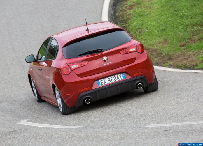 2015 Alfa Romeo Giulietta Sprint - фотография 42 из 76
