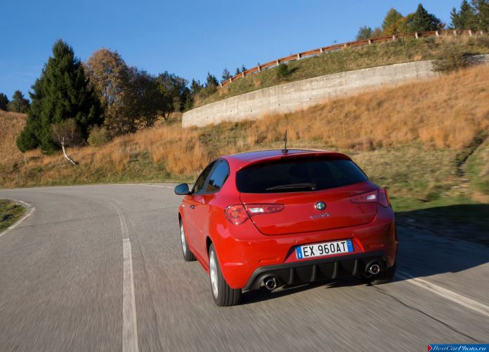 2015 Alfa Romeo Giulietta Sprint - фотография 44 из 76 2015 Alfa Romeo Giulietta Sprint - фотография 44 из 76