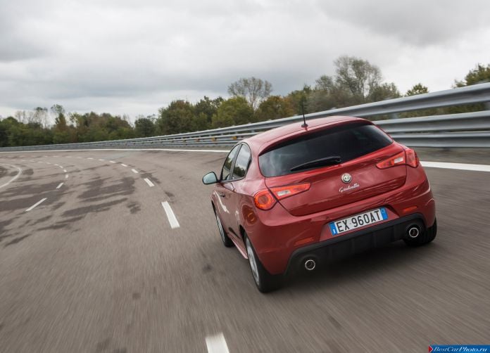 2015 Alfa Romeo Giulietta Sprint - фотография 46 из 76 2015 Alfa Romeo Giulietta Sprint - фотография 46 из 76