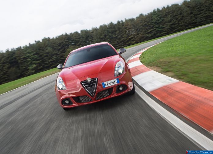 2015 Alfa Romeo Giulietta Sprint - фотография 54 из 76