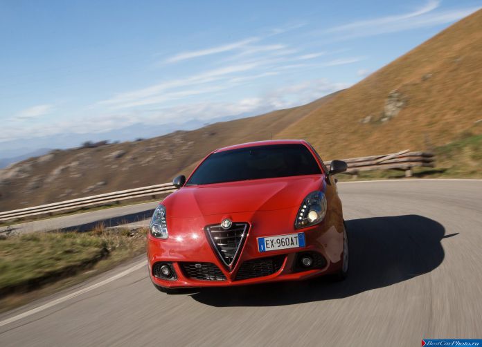2015 Alfa Romeo Giulietta Sprint - фотография 55 из 76 2015 Alfa Romeo Giulietta Sprint - фотография 55 из 76