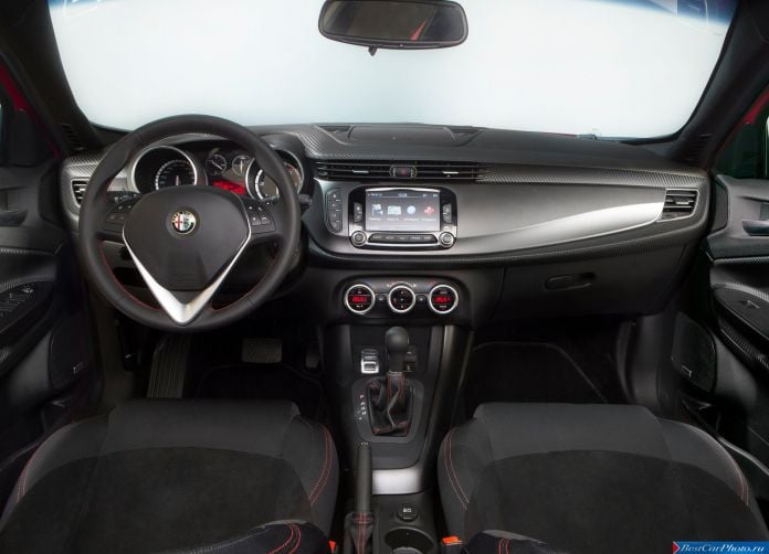 2015 Alfa Romeo Giulietta Sprint - фотография 61 из 76 2015 Alfa Romeo Giulietta Sprint - фотография 61 из 76