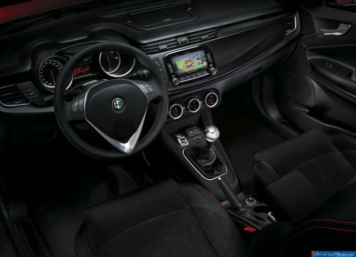 2015 Alfa Romeo Giulietta Sprint - фотография 64 из 76 2015 Alfa Romeo Giulietta Sprint - фотография 64 из 76
