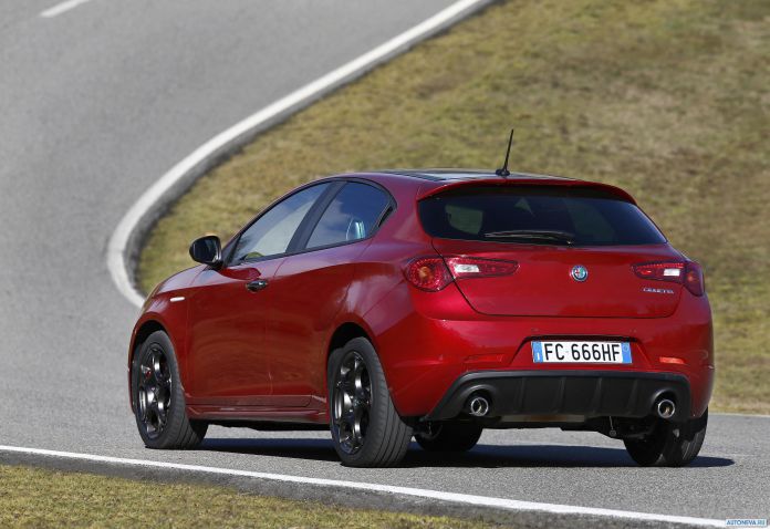 2016 Alfa Romeo Giulietta - фотография 14 из 30 2016 Alfa Romeo Giulietta - фотография 14 из 30