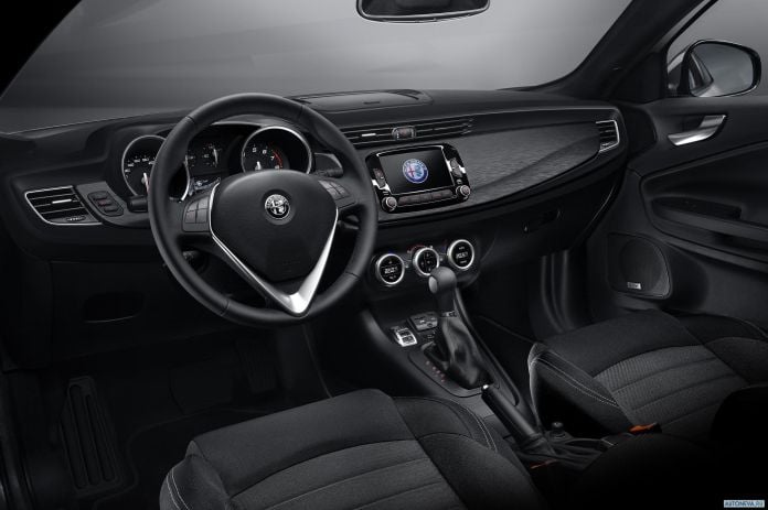 2016 Alfa Romeo Giulietta - фотография 30 из 30 2016 Alfa Romeo Giulietta - фотография 30 из 30