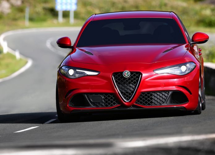 2016 Alfa Romeo Giulia - фотография 10 из 95
