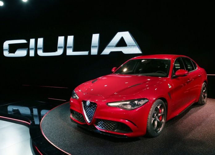 2016 Alfa Romeo Giulia - фотография 14 из 95