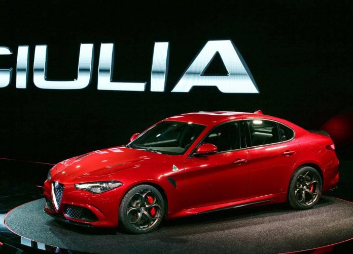 2016 Alfa Romeo Giulia - фотография 16 из 95