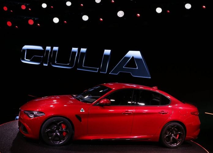 2016 Alfa Romeo Giulia - фотография 17 из 95