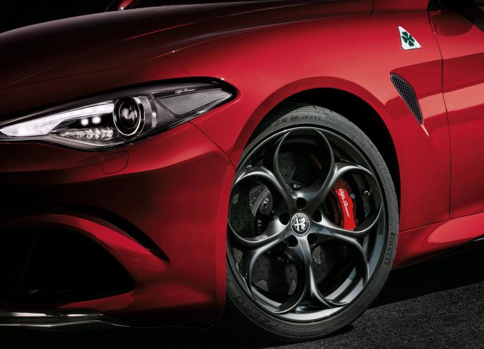 2016 Alfa Romeo Giulia - фотография 19 из 95