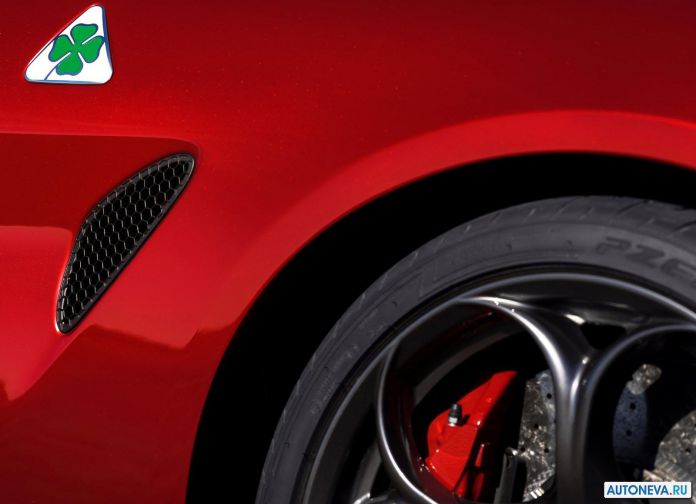 2016 Alfa Romeo Giulia - фотография 80 из 95