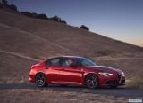 alfa_romeo_2016_giulia_quadrifoglio_012.jpg