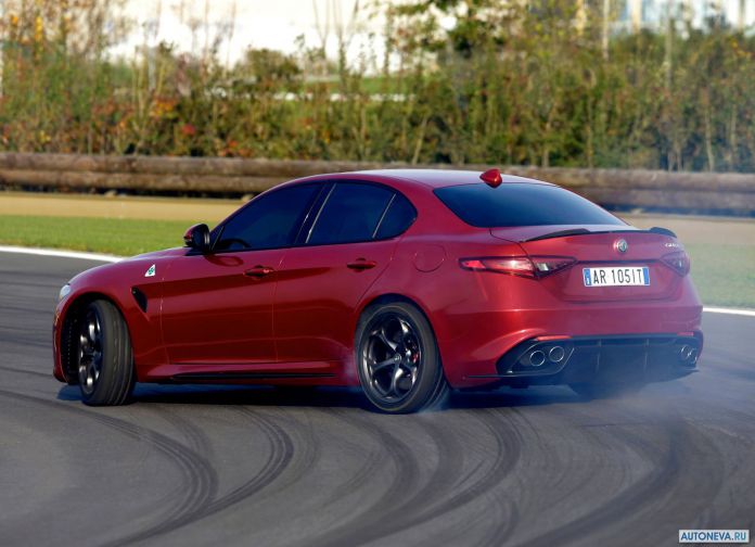 2016 Alfa Romeo Giulia Quadrifogilo - фотография 81 из 155 2016 Alfa Romeo Giulia Quadrifogilo - фотография 81 из 155