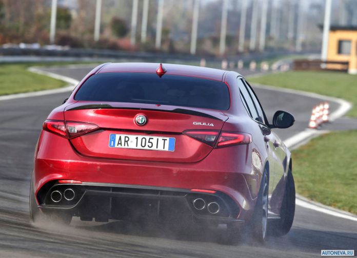 2016 Alfa Romeo Giulia Quadrifogilo - фотография 87 из 155 2016 Alfa Romeo Giulia Quadrifogilo - фотография 87 из 155