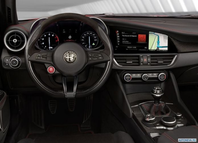 2016 Alfa Romeo Giulia Quadrifogilo - фотография 103 из 155 2016 Alfa Romeo Giulia Quadrifogilo - фотография 103 из 155
