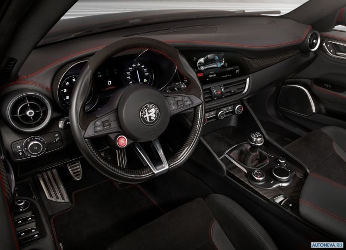 2016 Alfa Romeo Giulia Quadrifogilo - фотография 104 из 155 2016 Alfa Romeo Giulia Quadrifogilo - фотография 104 из 155