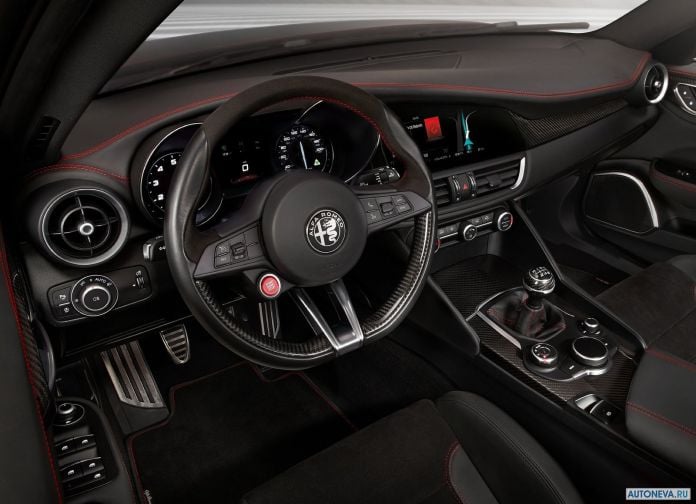 2016 Alfa Romeo Giulia Quadrifogilo - фотография 105 из 155 2016 Alfa Romeo Giulia Quadrifogilo - фотография 105 из 155
