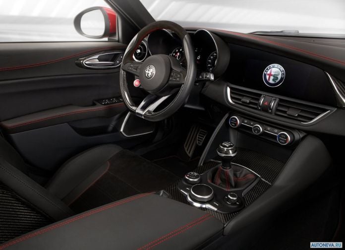2016 Alfa Romeo Giulia Quadrifogilo - фотография 108 из 155 2016 Alfa Romeo Giulia Quadrifogilo - фотография 108 из 155