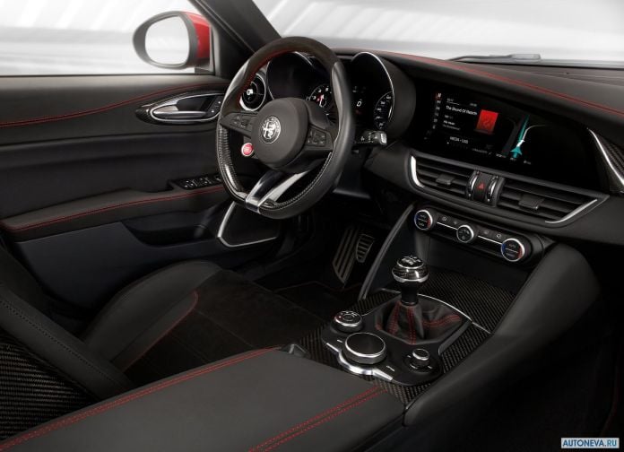 2016 Alfa Romeo Giulia Quadrifogilo - фотография 109 из 155 2016 Alfa Romeo Giulia Quadrifogilo - фотография 109 из 155