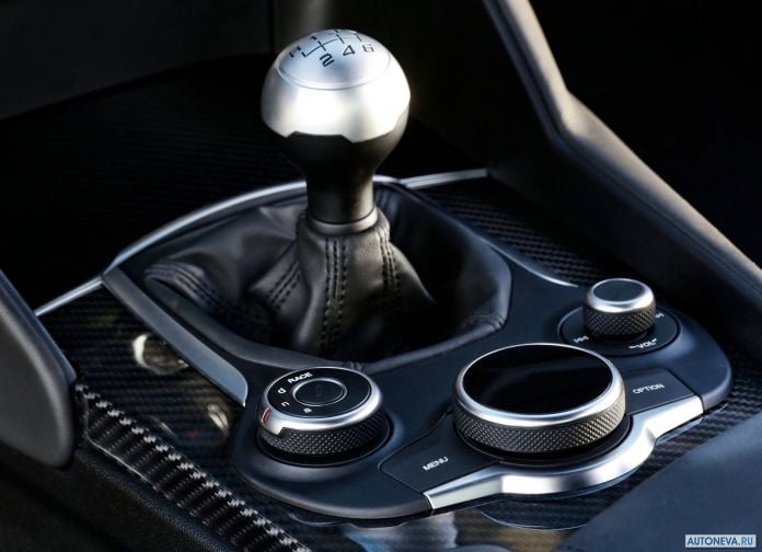 2016 Alfa Romeo Giulia Quadrifogilo - фотография 116 из 155 2016 Alfa Romeo Giulia Quadrifogilo - фотография 116 из 155