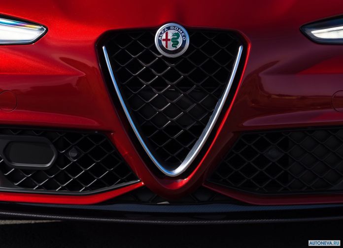 2016 Alfa Romeo Giulia Quadrifogilo - фотография 128 из 155 2016 Alfa Romeo Giulia Quadrifogilo - фотография 128 из 155