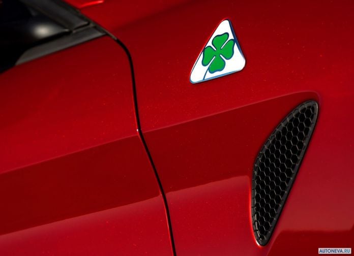 2016 Alfa Romeo Giulia Quadrifogilo - фотография 143 из 155 2016 Alfa Romeo Giulia Quadrifogilo - фотография 143 из 155