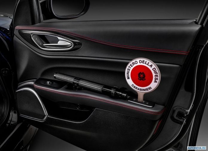 2016 Alfa Romeo Giulia Quadrifogilo Carabinieri - фотография 9 из 9 2016 Alfa Romeo Giulia Quadrifogilo Carabinieri - фотография 9 из 9