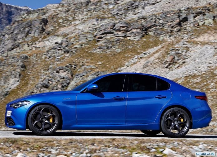 2017 Alfa Romeo Giulia Veloce - фотография 12 из 23