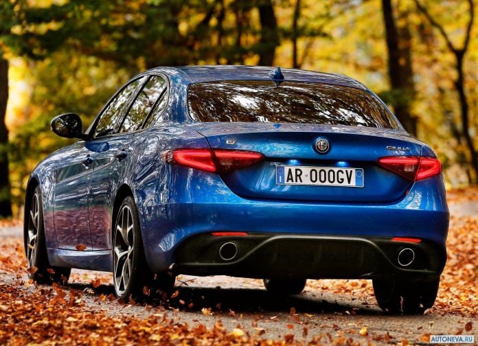 2017 Alfa Romeo Giulia Veloce - фотография 16 из 23