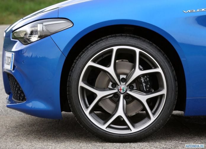 2017 Alfa Romeo Giulia Veloce - фотография 21 из 23 2017 Alfa Romeo Giulia Veloce - фотография 21 из 23