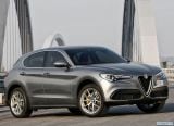 alfa_romeo_2018_stelvio_010.jpg